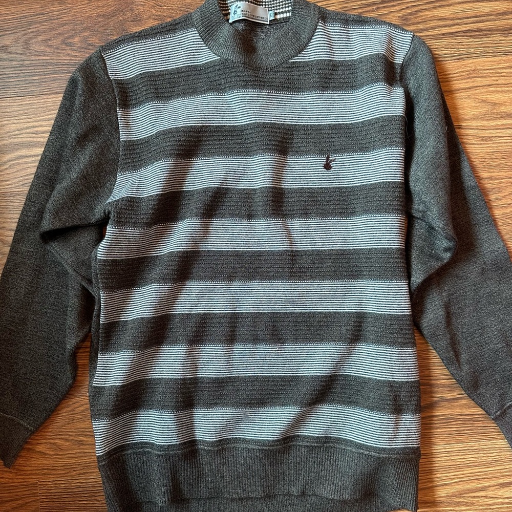 Lucky rabbit men’s brown stripped sweater
